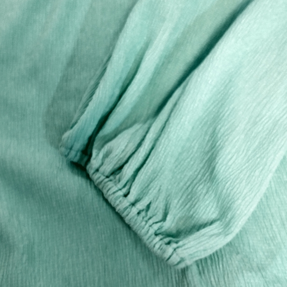 Vince Camuto Peasant Top Key Hole Elastic 3/4 Sleeve Size M EUC - Picture 5 of 5